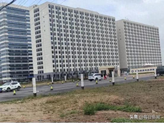 青岛恒星科学城建设“先上车后补票” 五天五层创“平度速度”​